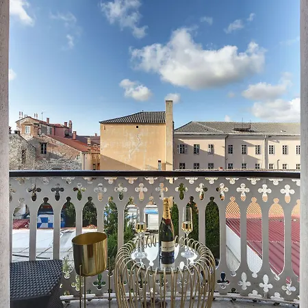 Demartini Palace Apartment