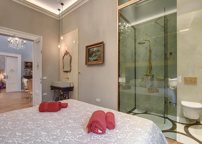 Demartini Palace Apartman Póla