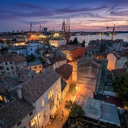 Demartini Palace Apartmán Pula