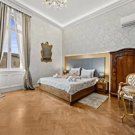 Apartment Demartini Palace Pula