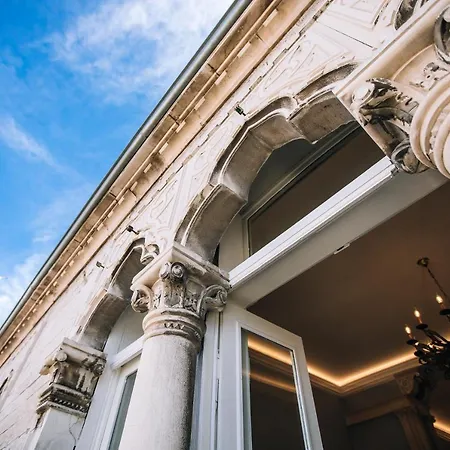 Lägenhet Demartini Palace *