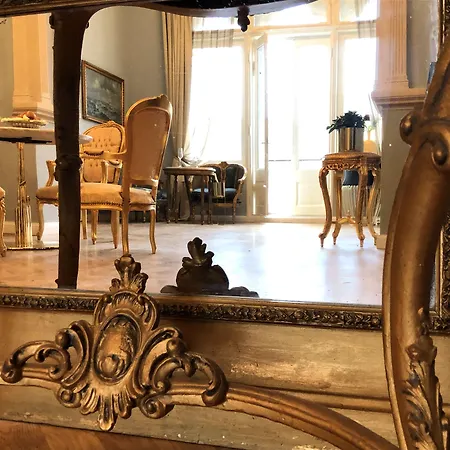 Demartini Palace Apartment