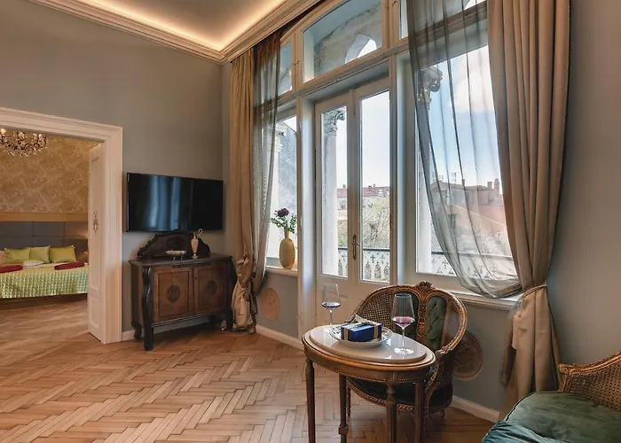 Demartini Palace Apartment