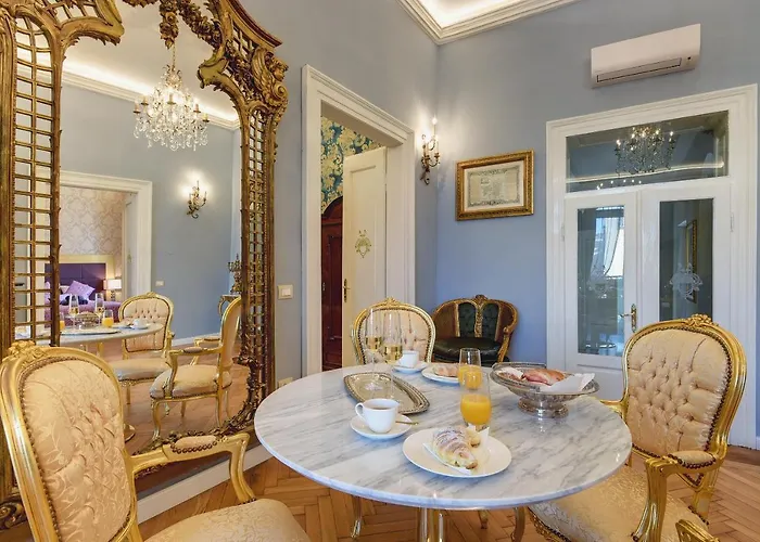 Demartini Palace Apartment